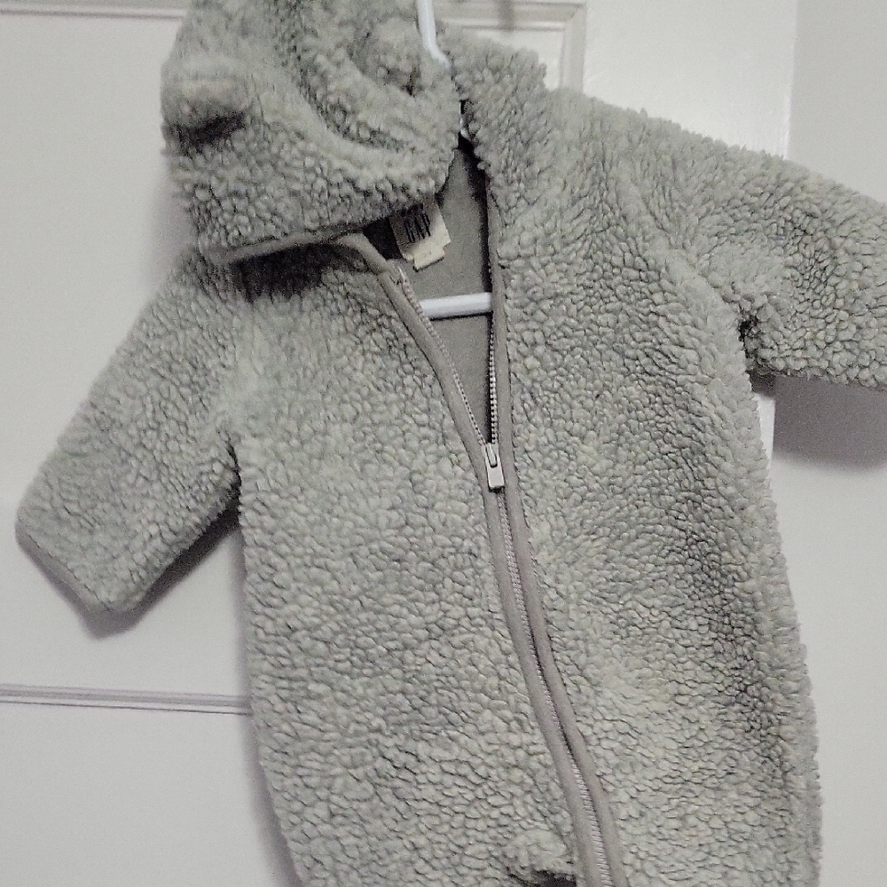 GAP Cozy Gray Sherpa Kids One Piece bunting